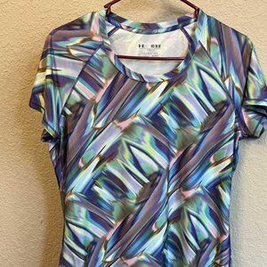 UNDER ARMOUR WORKOUT TOP. WOMEN’S SIZE MEDIUM